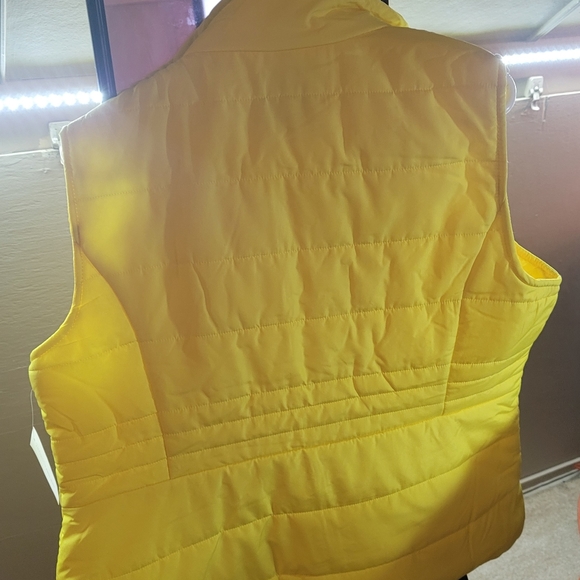 New yellow vest - Picture 2 of 4